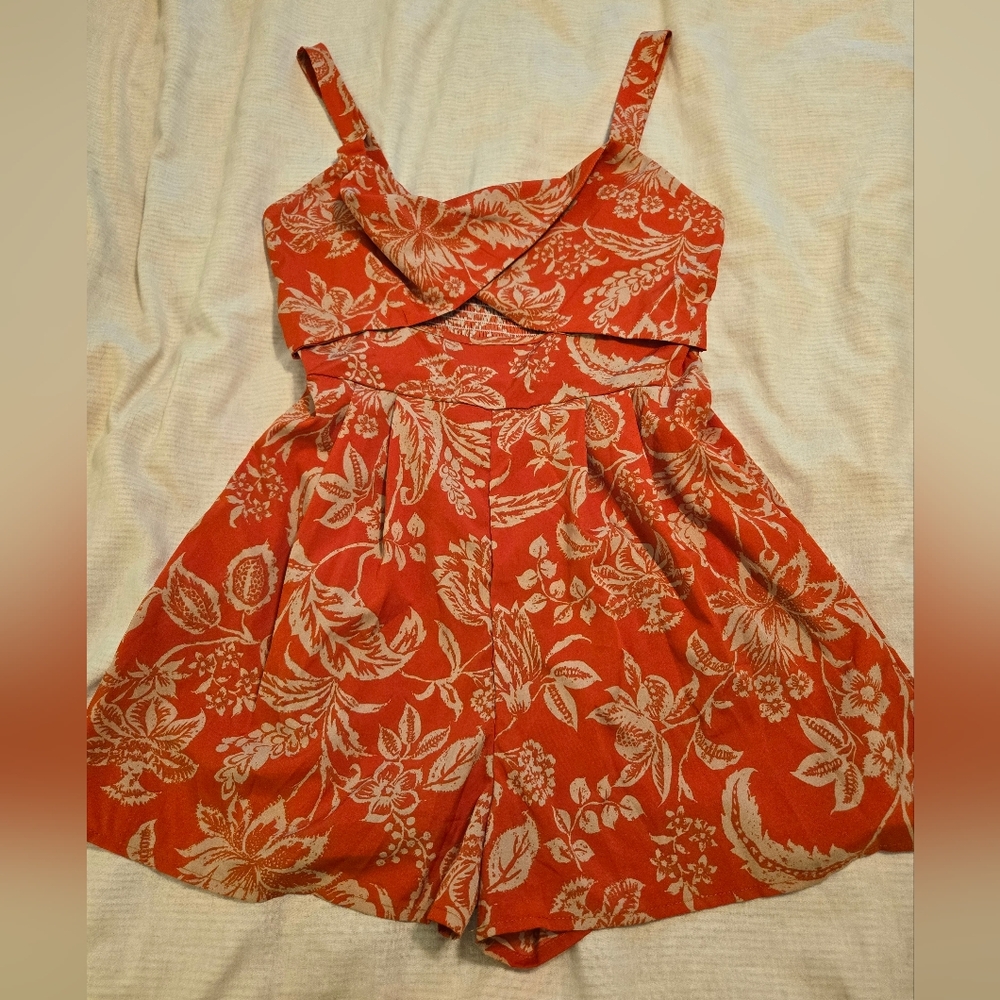 Romper - Picture 2 of 7